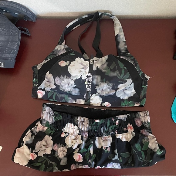 Victoria's Secret Other - NWOT Victoria's Secret Black Floral Sports Bra